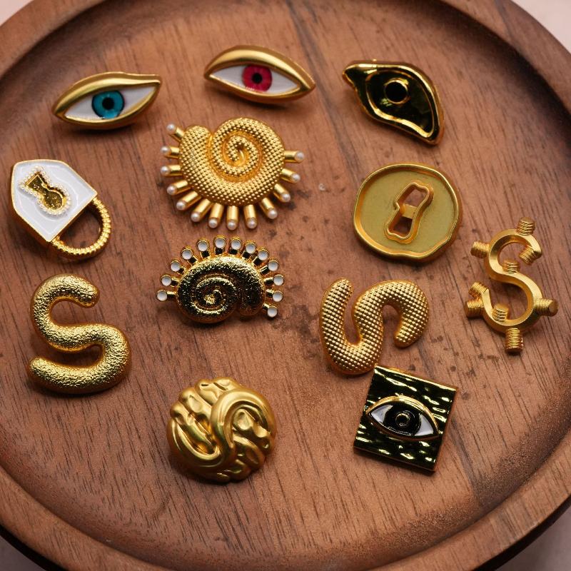 Vintage Metal Button Heart Sha - Embellish Craft 评论和价格